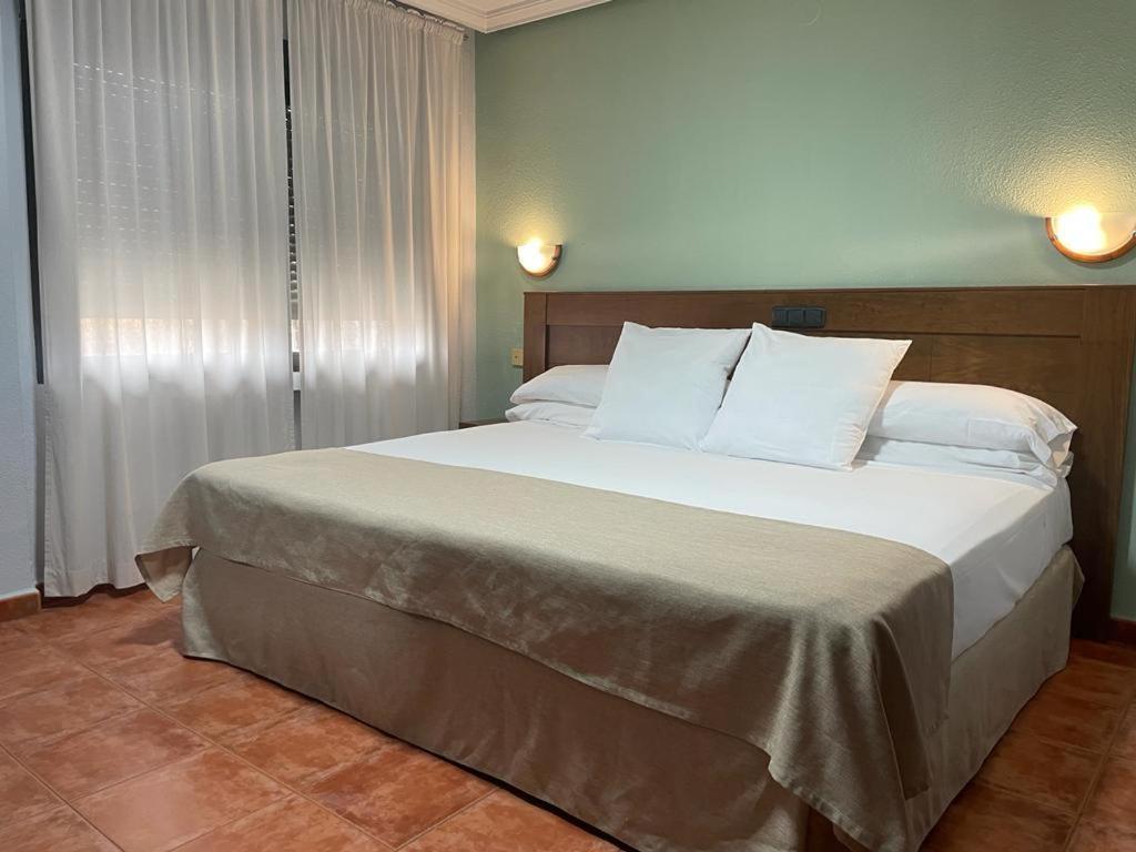 Hotel Los Kekes Coria Ngoại thất bức ảnh